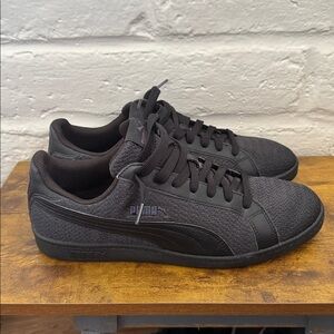 Puma All-Black Athletic Shoes ( size 11)